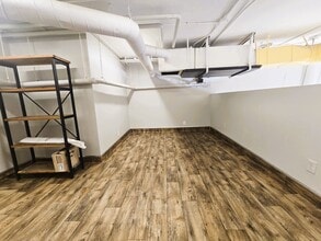 221 E 12th St, Los Angeles, CA à louer Photo intérieure- Image 2 de 2