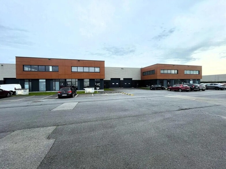 Office in Wambrechies for lease - Building Photo - Image 1 of 13