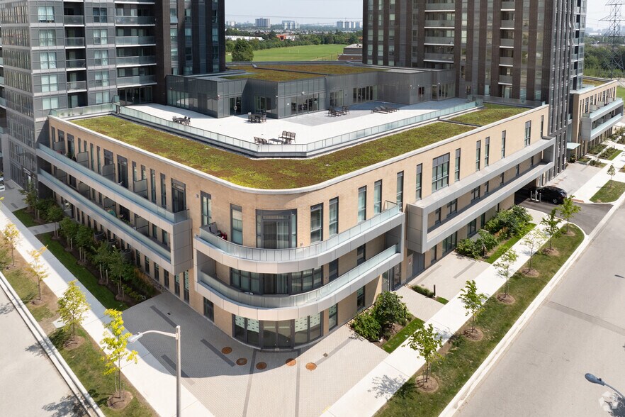5 Zappacosta Dr, Toronto, ON à louer - Photo du bâtiment - Image 3 de 30