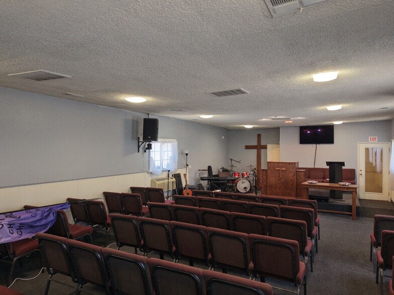 1327 E Mauretania St, Wilmington, CA for sale - Building Photo - Image 3 of 42