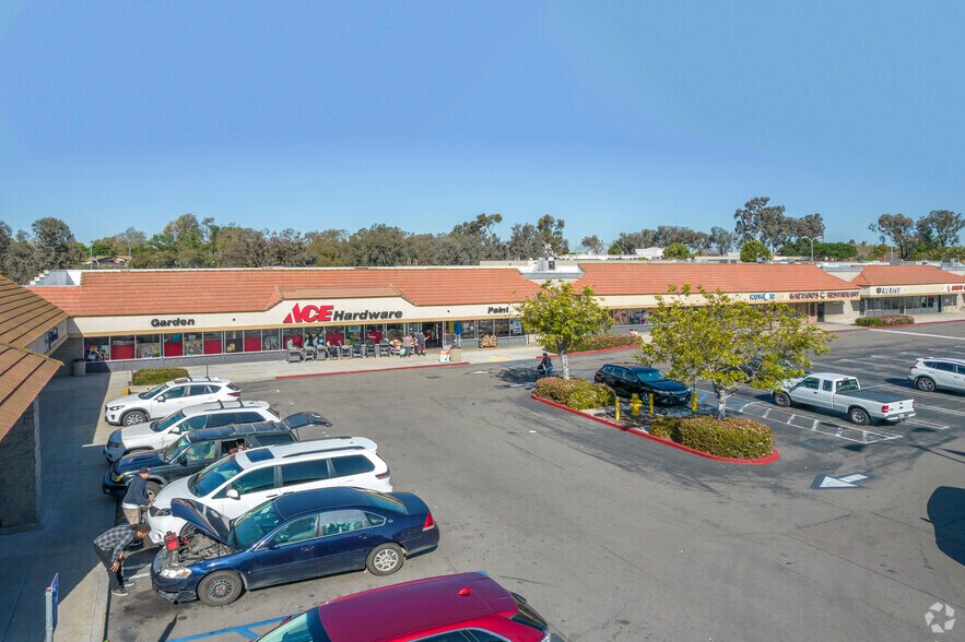 10601-10633 Tierrasanta Blvd, San Diego, CA à louer - Photo du bâtiment - Image 3 de 12