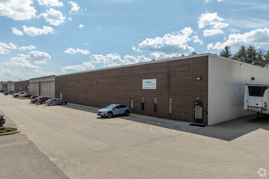 29001 Solon Rd, Solon, OH à louer - Photo du bâtiment - Image 2 de 4