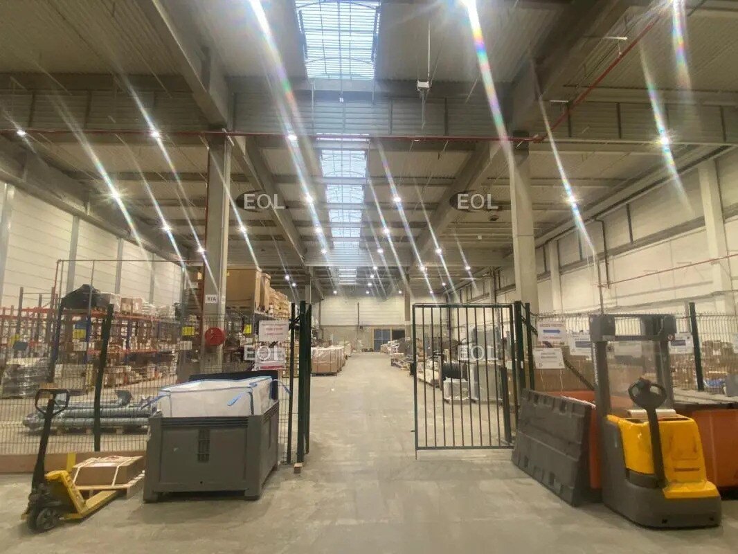 Industrial in Lognes for lease Building Photo- Image 1 of 15
