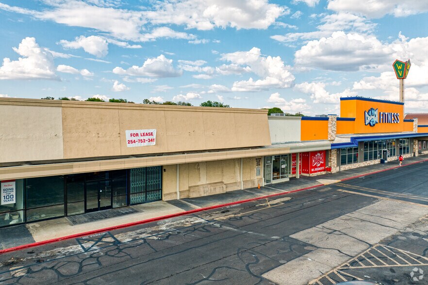 501-581 N Valley Mills Dr, Waco, TX à louer - Photo du bâtiment - Image 3 de 6