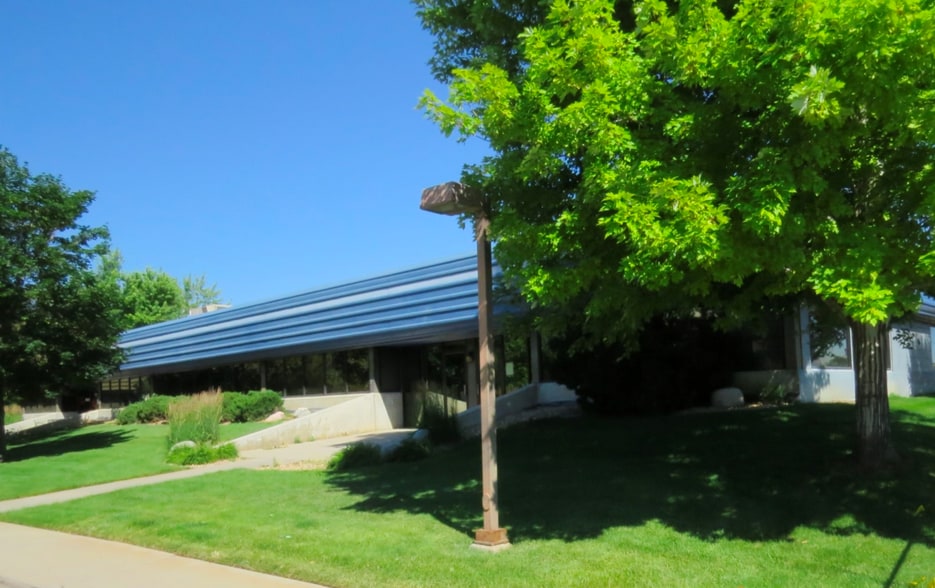 1822 Sunset Pl, Longmont, CO for lease - Primary Photo - Image 1 of 6