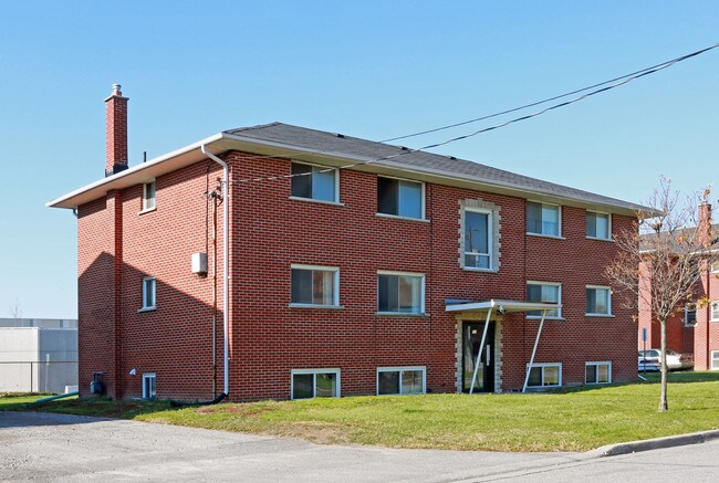 Plus de détails pour 160-172 Westmount St, Oshawa, ON - Multi-résidentiel à vendre