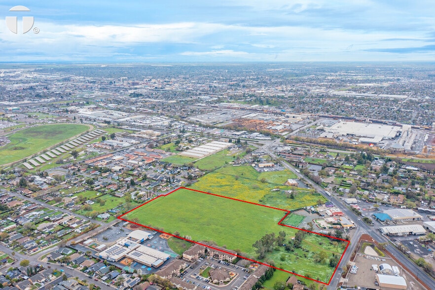 1733-1803 Pock Ln, Stockton, CA à vendre - Photo du bâtiment - Image 2 de 7