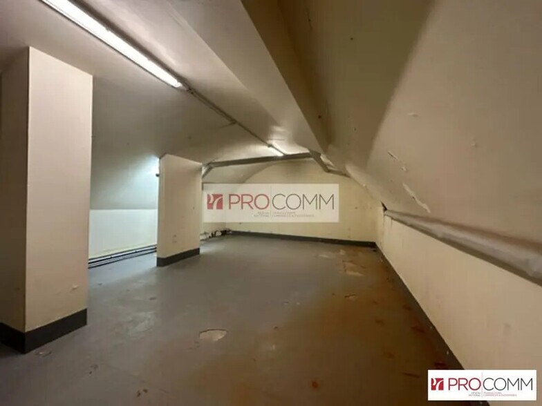 Industrial in Chartres for lease - Interior Photo - Image 1 of 3