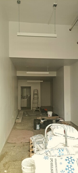 Plus de détails pour 866 Elsmere Pl, Bronx, NY - Commerce de détail à louer