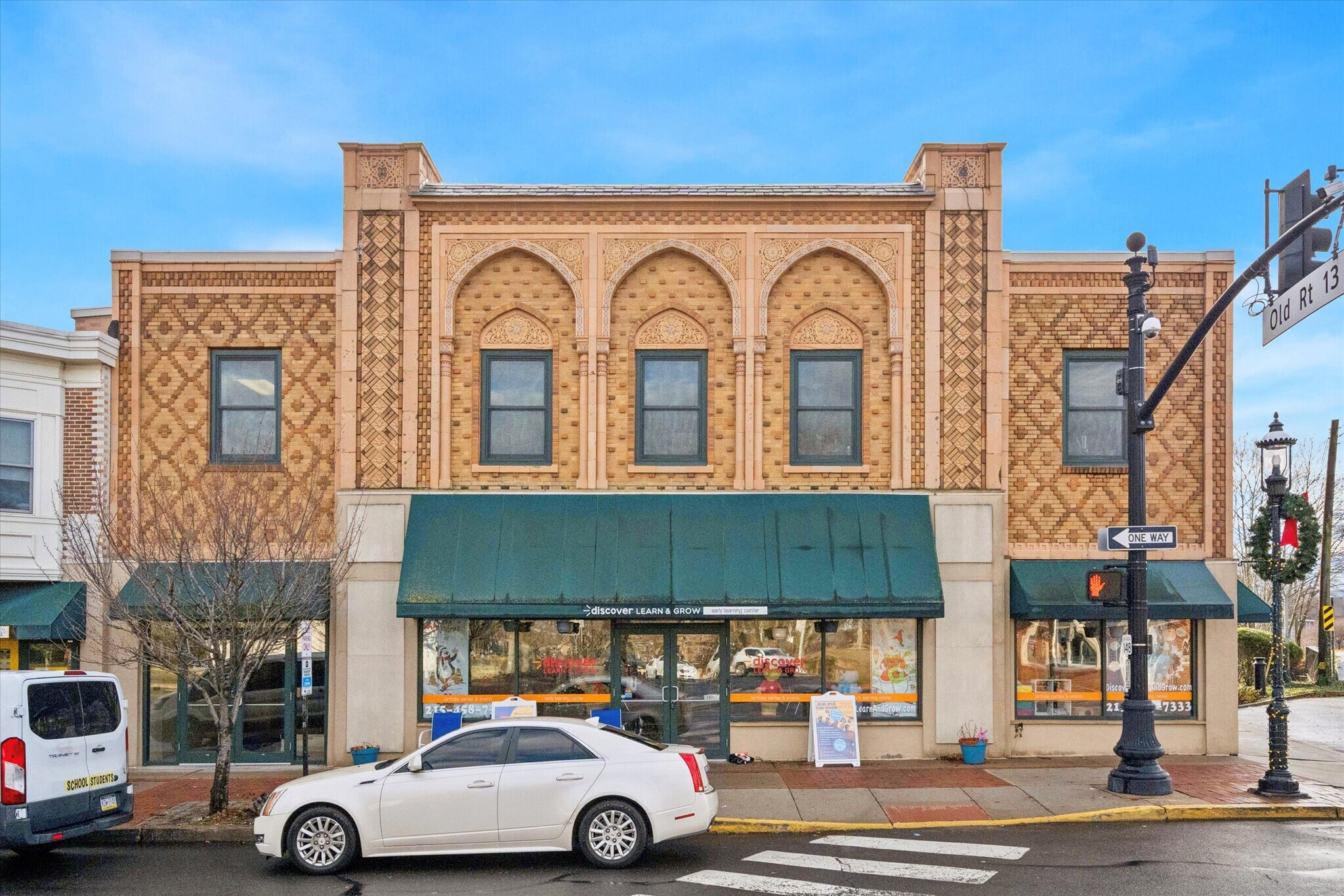 422 Mill St, Bristol, PA for sale Primary Photo- Image 1 of 43