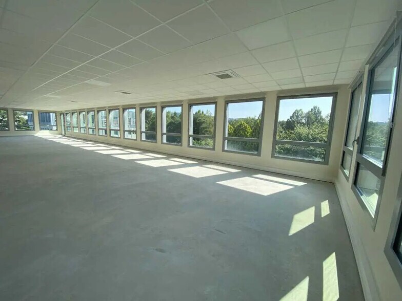 Office in Dardilly for sale - Building Photo - Image 3 of 8