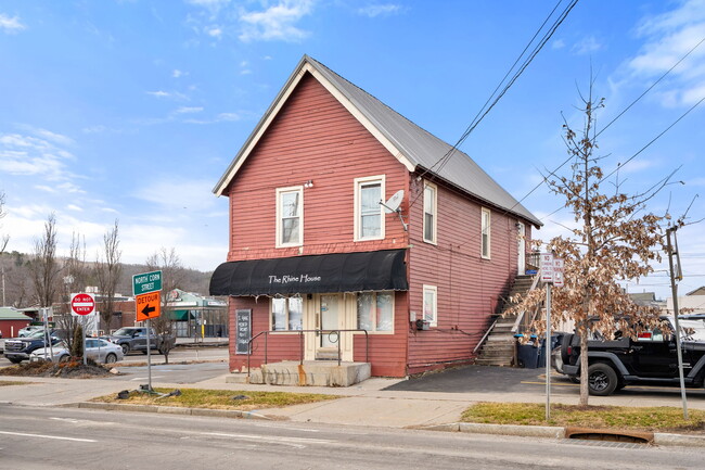 Plus de détails pour 632 W Seneca St, Ithaca, NY - Commerce de détail à vendre