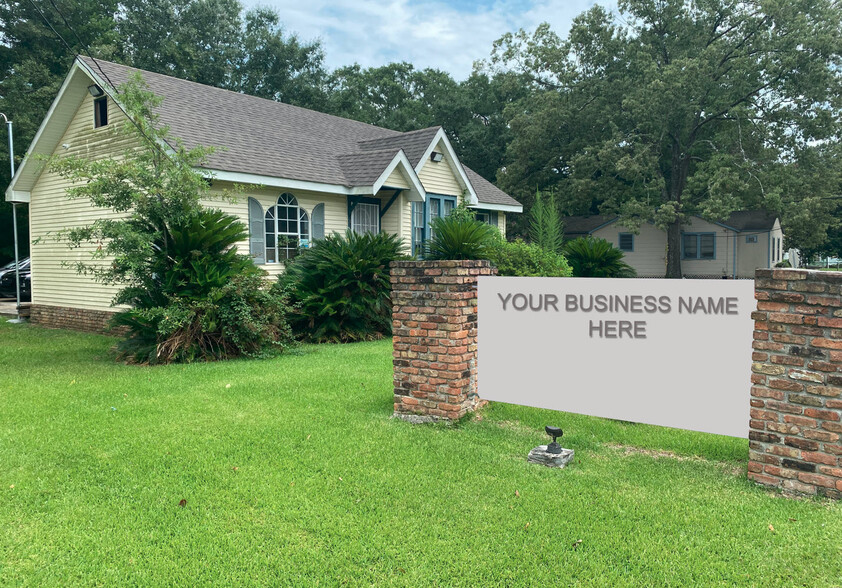 3122 N Foster Dr, Baton Rouge, LA for sale - Primary Photo - Image 1 of 1