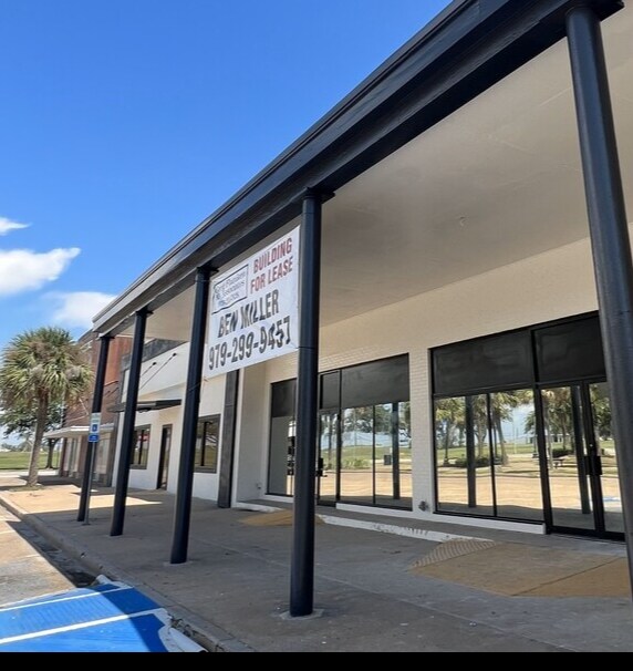 207-213 E Park St, Freeport, TX for lease Primary Photo- Image 1 of 4