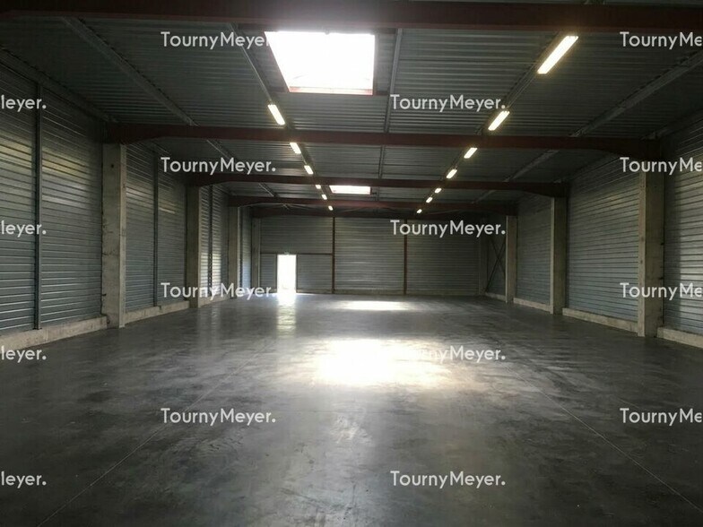 Industrial in Eysines for lease - Interior Photo - Image 2 of 6