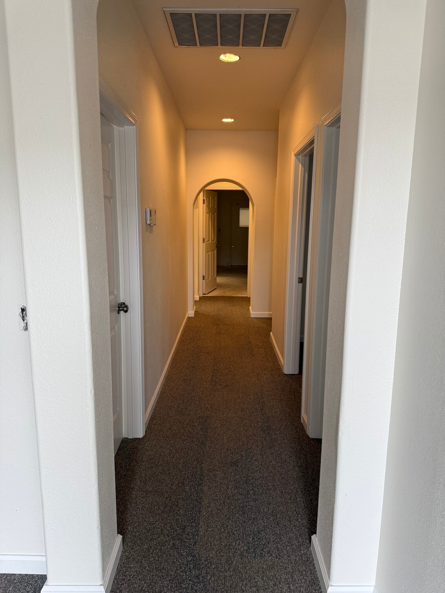 20260 Skypark Dr, Redding, CA à louer Photo intérieure- Image 1 de 14