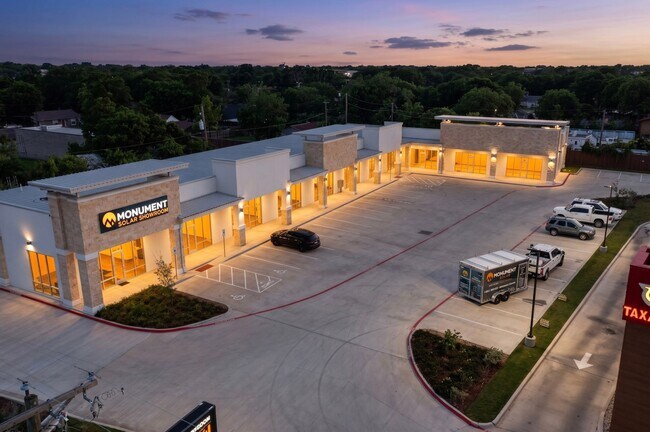 Plus de détails pour 325 N Saginaw Blvd, Saginaw, TX - Commerce de détail à louer