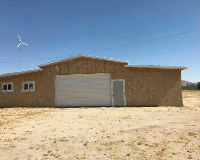 Plus de détails pour 9201 W Avenue A, Rosamond, CA - Commerce de détail à vendre