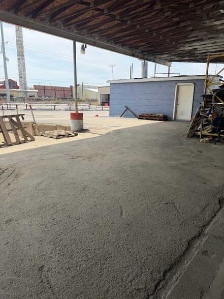 510 Dresden St, Evansville, IN for lease - Building Photo - Image 2 of 2