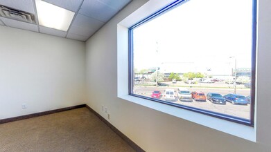 1955 University Ave W, Saint Paul, MN for lease Interior Photo- Image 2 of 3