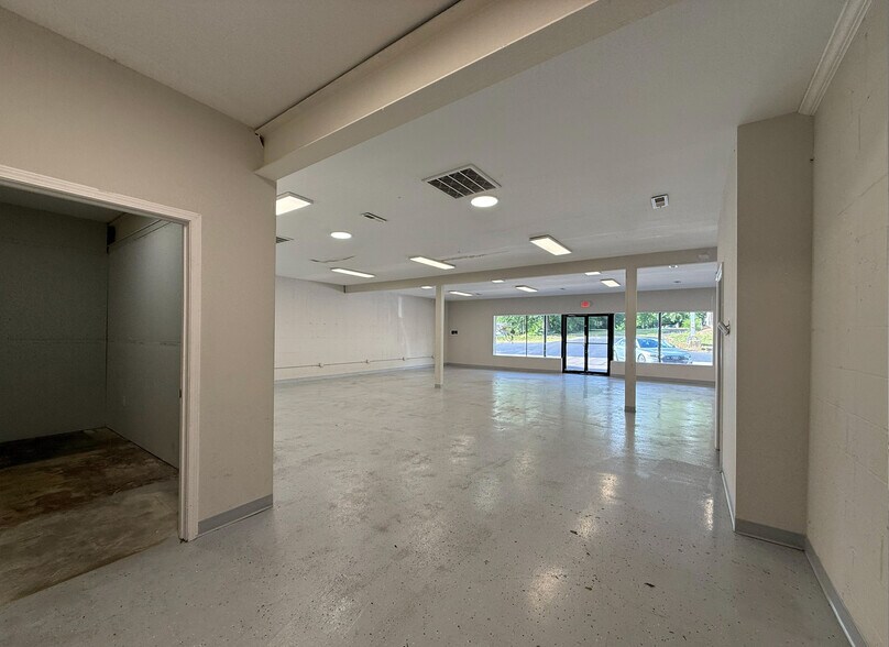 807-815 E Garrison Blvd, Gastonia, NC à louer - Photo du bâtiment - Image 2 de 4