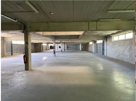 Industrial in Aubagne for lease Interior Photo- Image 1 of 6