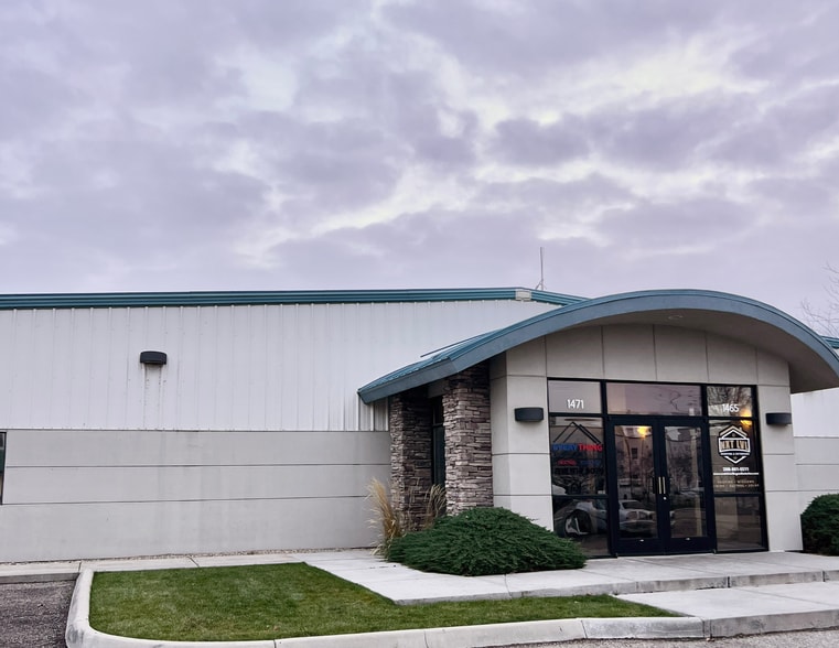 1471 E Commercial Dr, Meridian, ID à louer - Photo du bâtiment - Image 1 de 6