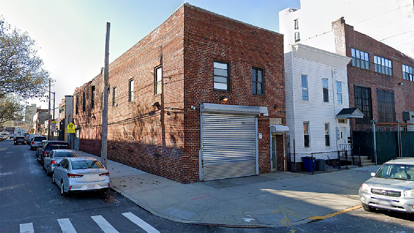 12-20 37th Ave, Long Island City, NY à vendre Photo du bâtiment- Image 1 de 6