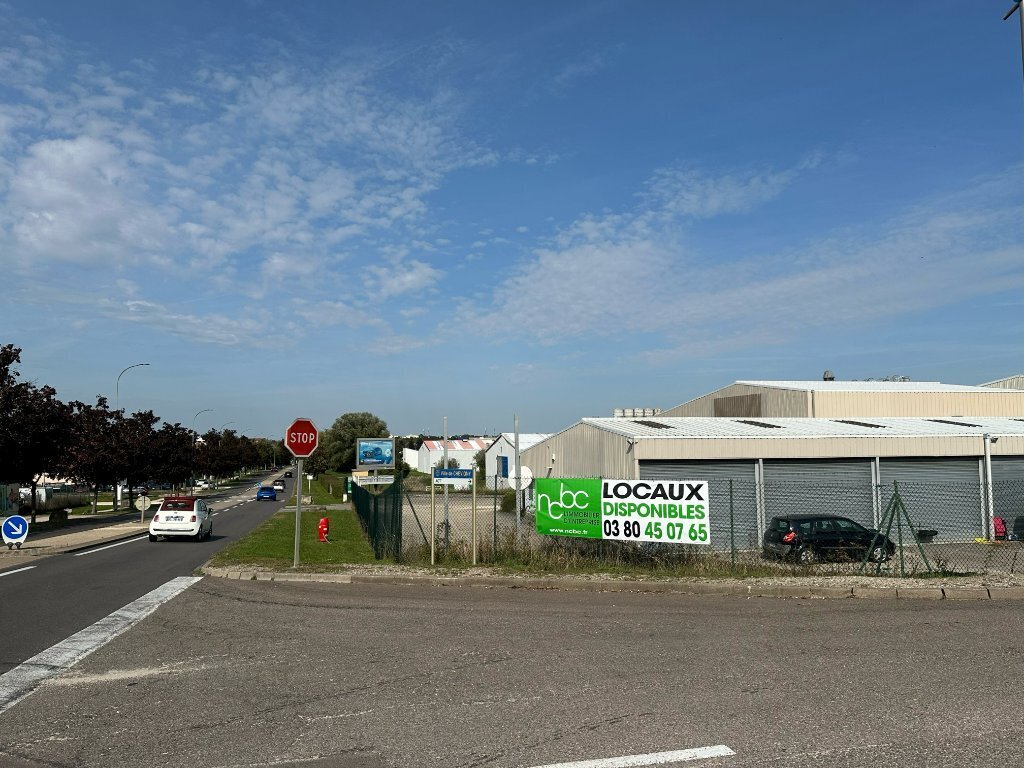 Flex in Chevigny-Saint-Sauveur for lease Building Photo- Image 1 of 11