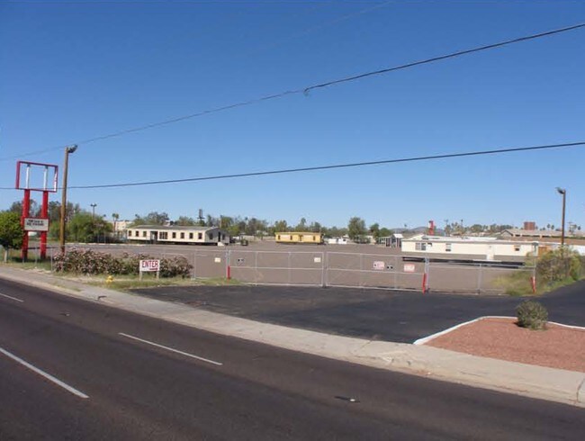More details for 3333 W Indian School Rd, Phoenix, AZ - Land for Lease