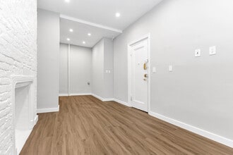 122 W 20th St, New York, NY for lease Interior Photo- Image 2 of 5