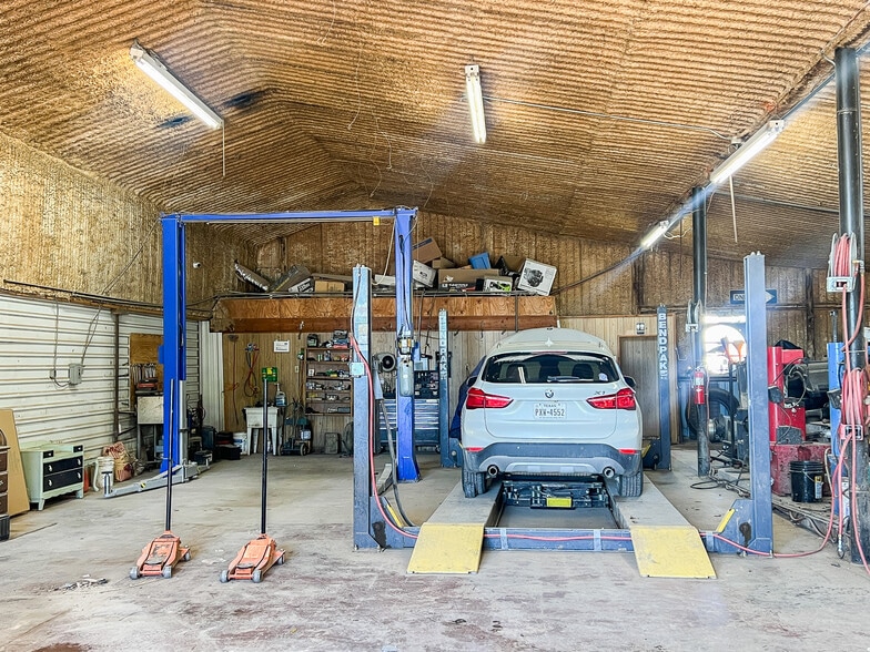 1106 W Main St, Olney, TX for sale - Building Photo - Image 3 of 40