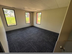 2730 N Niagara Ln, Plymouth, MN for lease Interior Photo- Image 2 of 7
