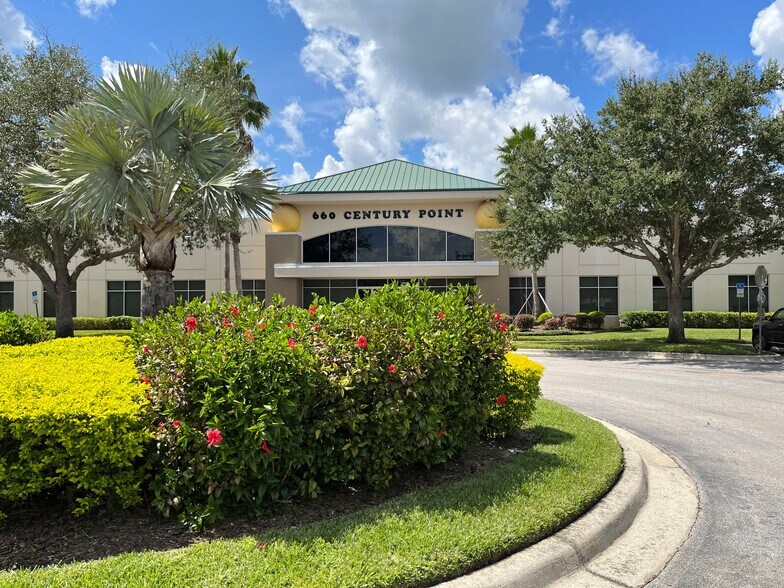 660 Century Pt, Lake Mary, FL à louer - Photo du bâtiment - Image 2 de 9