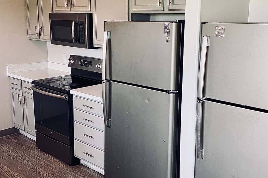 83 S 1000 E, Saint George, UT for sale - Interior Photo - Image 2 of 5