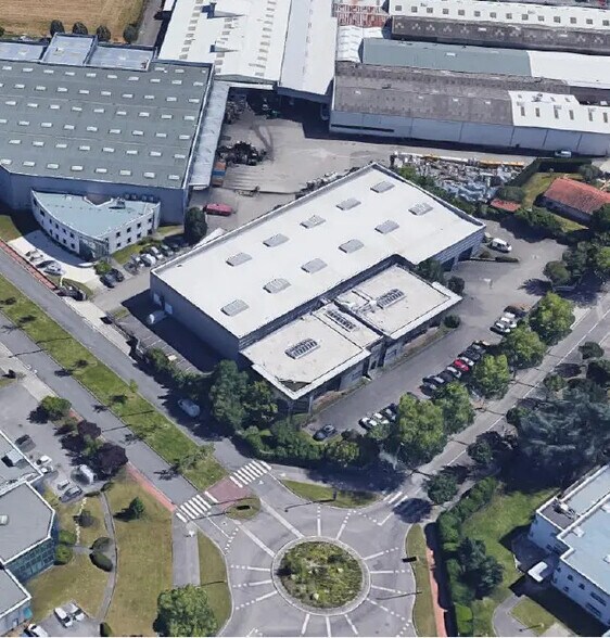 Flex in Décines-Charpieu for lease - Aerial - Image 3 of 3