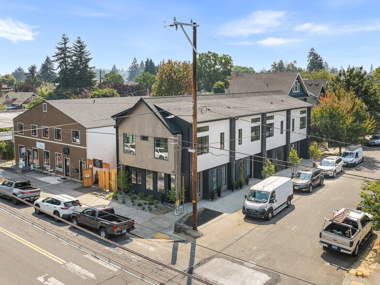 4996 NE 26th Ave, Portland, OR à vendre - Photo principale - Image 1 de 19