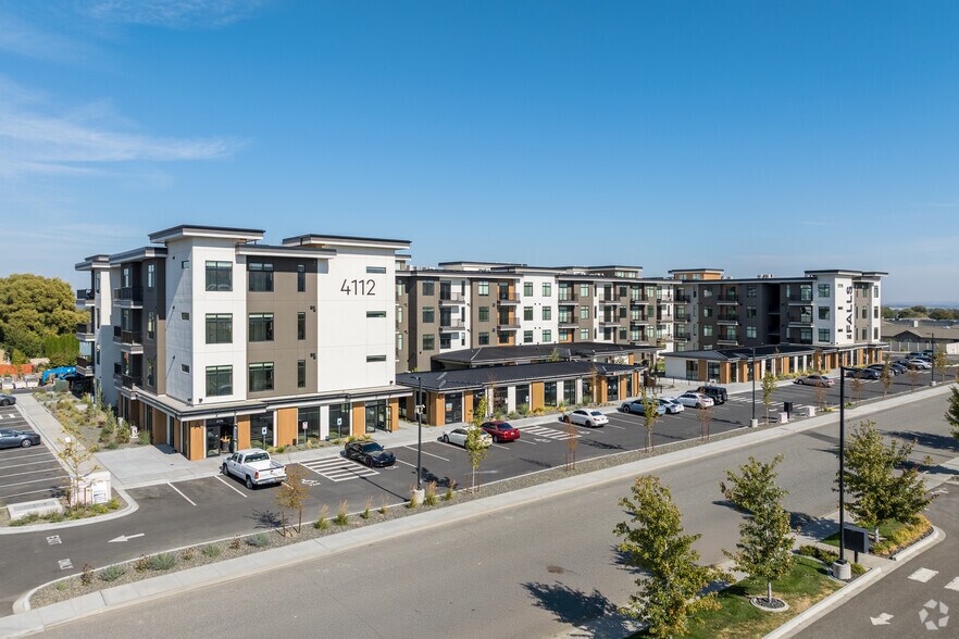 4112 W 24th Ave, Kennewick, WA à louer - Photo du bâtiment - Image 2 de 28