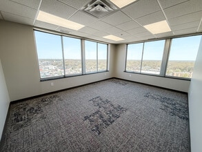 5050 Poplar Ave, Memphis, TN à louer Photo intérieure- Image 2 de 8