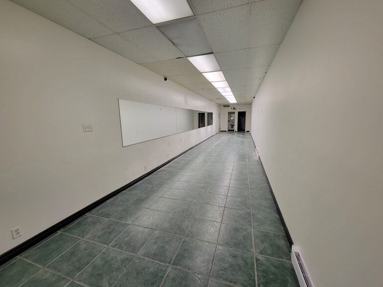 1646 Victoria Park Ave, Toronto, ON for lease - Interior Photo - Image 3 of 20