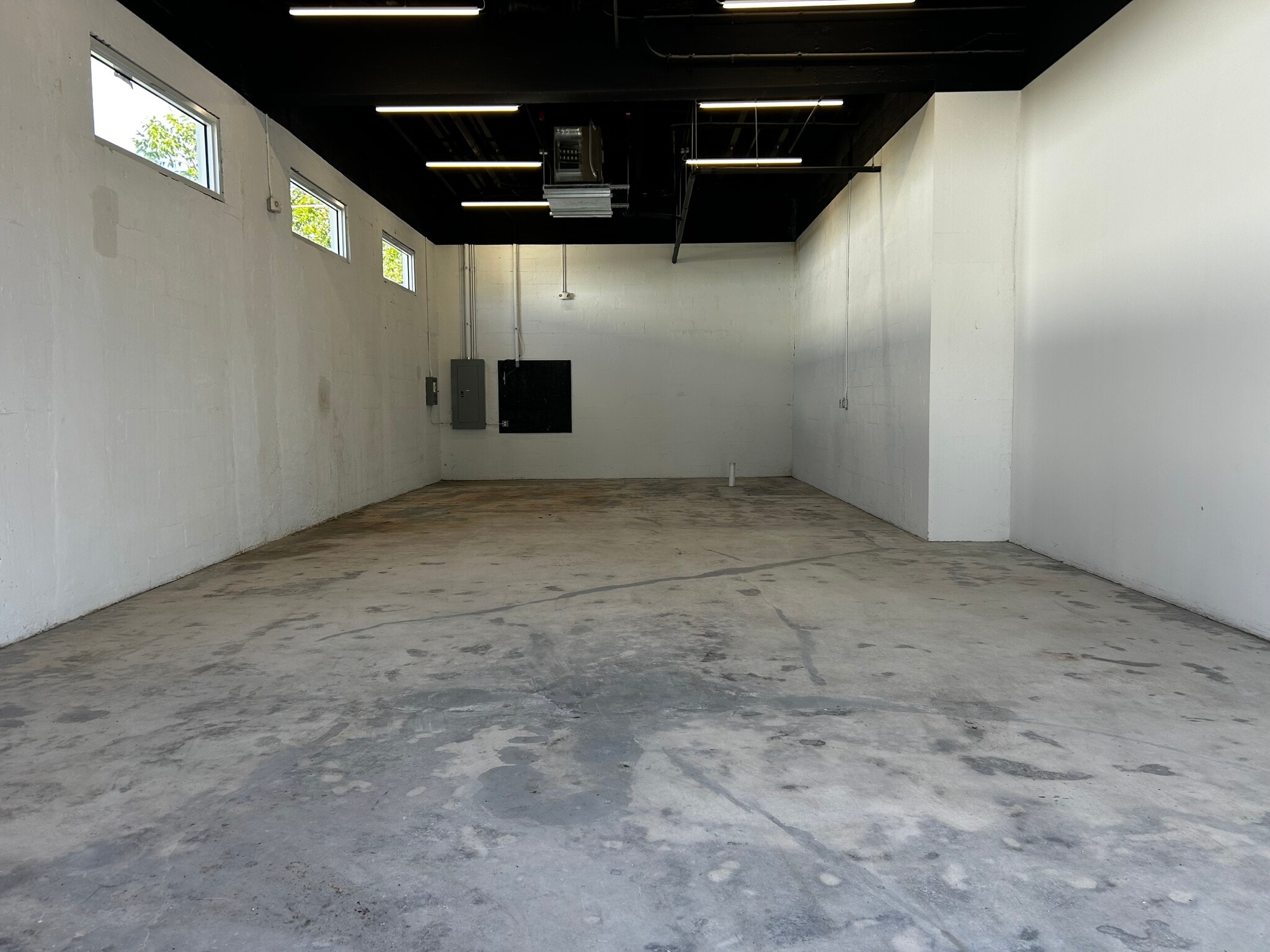 6212 NE 4th Ct, Miami, FL for lease Building Photo- Image 1 of 1