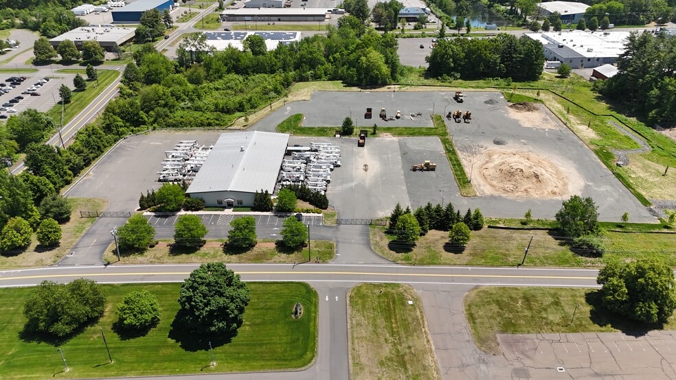 38 Kripes Rd, East Granby, CT for lease - Building Photo - Image 2 of 7