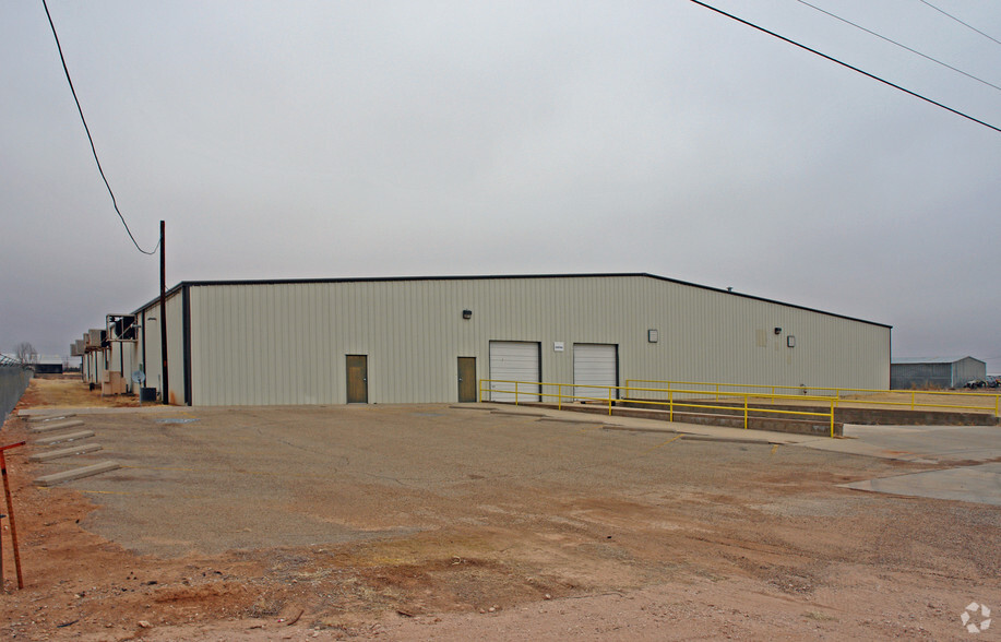 105 Industrial Dr, Levelland, TX à vendre - Photo principale - Image 1 de 1