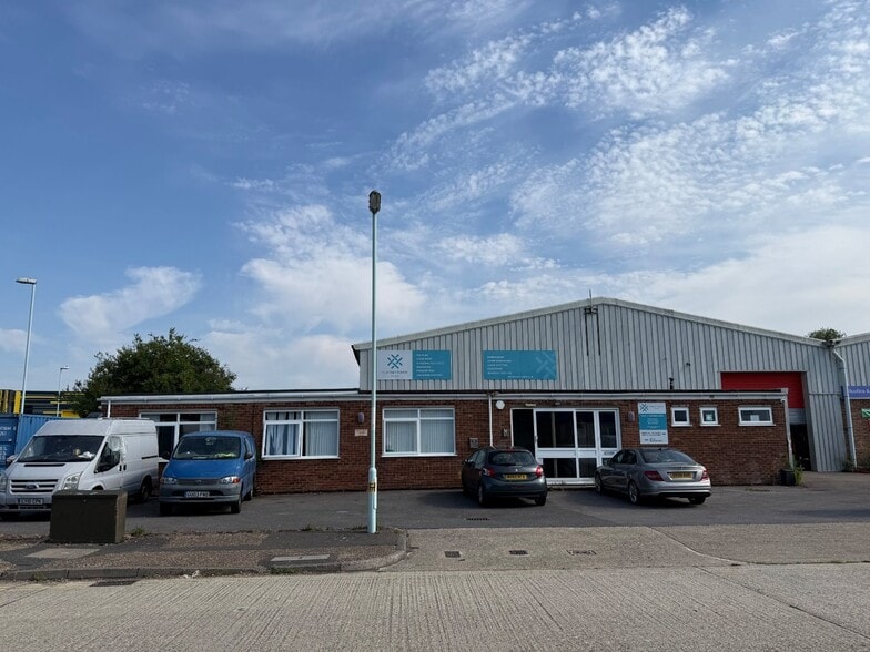 Unit 1 Easting Close, Worthing for lease - Building Photo - Image 3 of 19