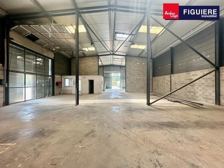 Flex in Aix-en-Provence for lease - Building Photo - Image 2 of 14