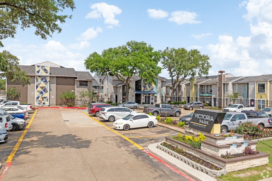 8600 S Course Dr, Houston, TX à vendre - Photo du bâtiment - Image 2 de 85
