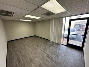 1210 W Alameda Dr, Tempe, AZ à louer Photo intérieure- Image 2 de 5