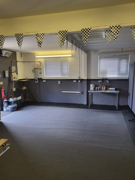 25 Springvale Industrial Estate, Cwmbran à louer - Photo du bâtiment - Image 3 de 3