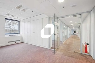 Office in Antony for lease Interior Photo- Image 2 of 22