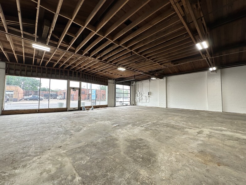 3909 Main St, Dallas, TX for lease - Interior Photo - Image 2 of 10